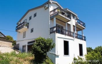 Leiligheter Antovic, privat innkvartering i sted Krimovica, Montenegro