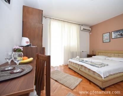 Apartmani Soljaga , , privat innkvartering i sted Petrovac, Montenegro - DSC_3592
