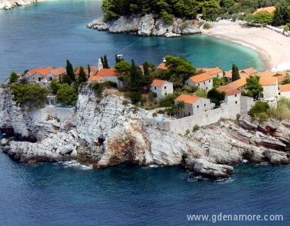 Izdajem apartmane Sveti Stefan, privatni smeštaj u mestu Sveti Stefan, Crna Gora