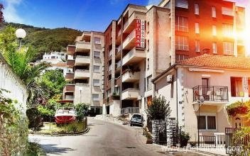 Appartamento della città di Budva , alloggi privati a Budva, Montenegro