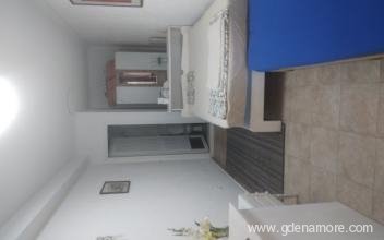 Apartamento Rajka, alojamiento privado en Herceg Novi, Montenegro