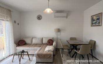 Jednosoban stan , private accommodation in city Tivat, Montenegro