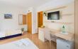Dreibettzimmer komfor + Balkon u Budva Inn Apartments, Privatunterkunft im Ort Budva, Montenegro