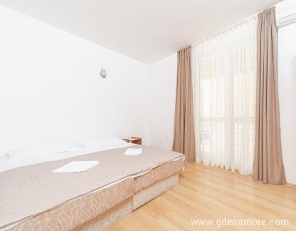 Apartmaji "Tri Ribara", , zasebne nastanitve v mestu Rafailovići, Črna gora - 098A7163