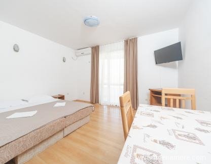 Appartements "Tri Ribara", , logement privé à Rafailovići, Monténégro - 098A7236